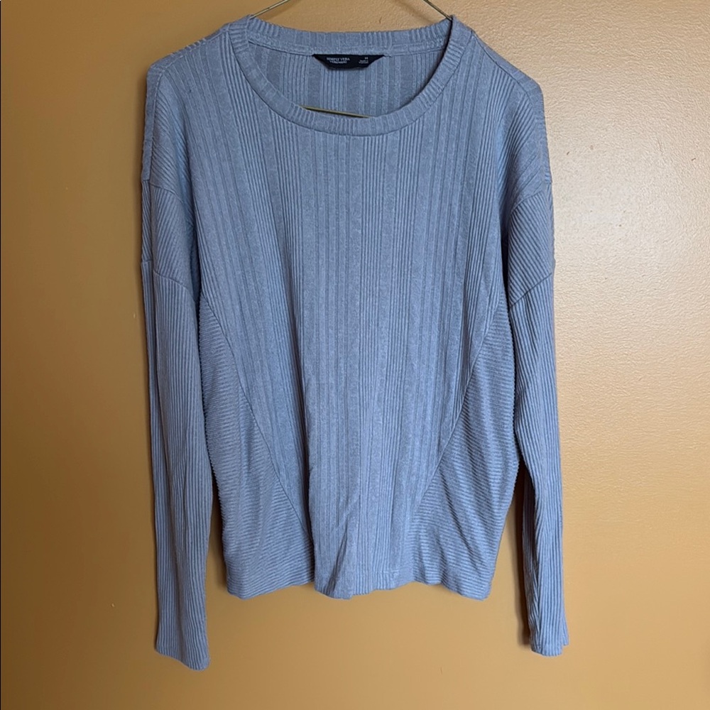 Vera Wang Long Sleeve, Size Medium